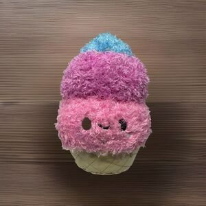Fluffie Stuffiez Ice Cream Cone Plush Toy Surprise Reveal MGA Entertainment
